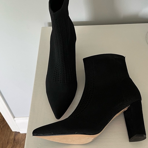 Catherine Malandrino black pull on sock booties (new, without box or tags) sz 10 - Picture 3 of 4